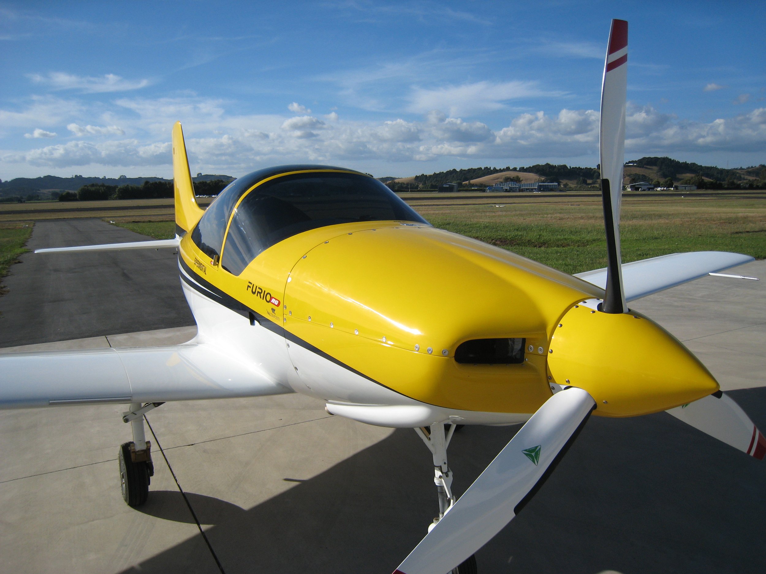 Furio RG retractable-gear composite aircraft